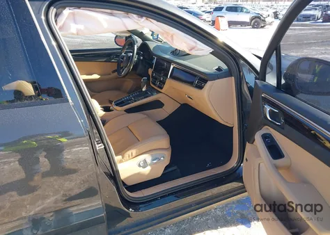 2021 Porsche Macan from USA, damaged, VIN WP1AA2A50MLB06099